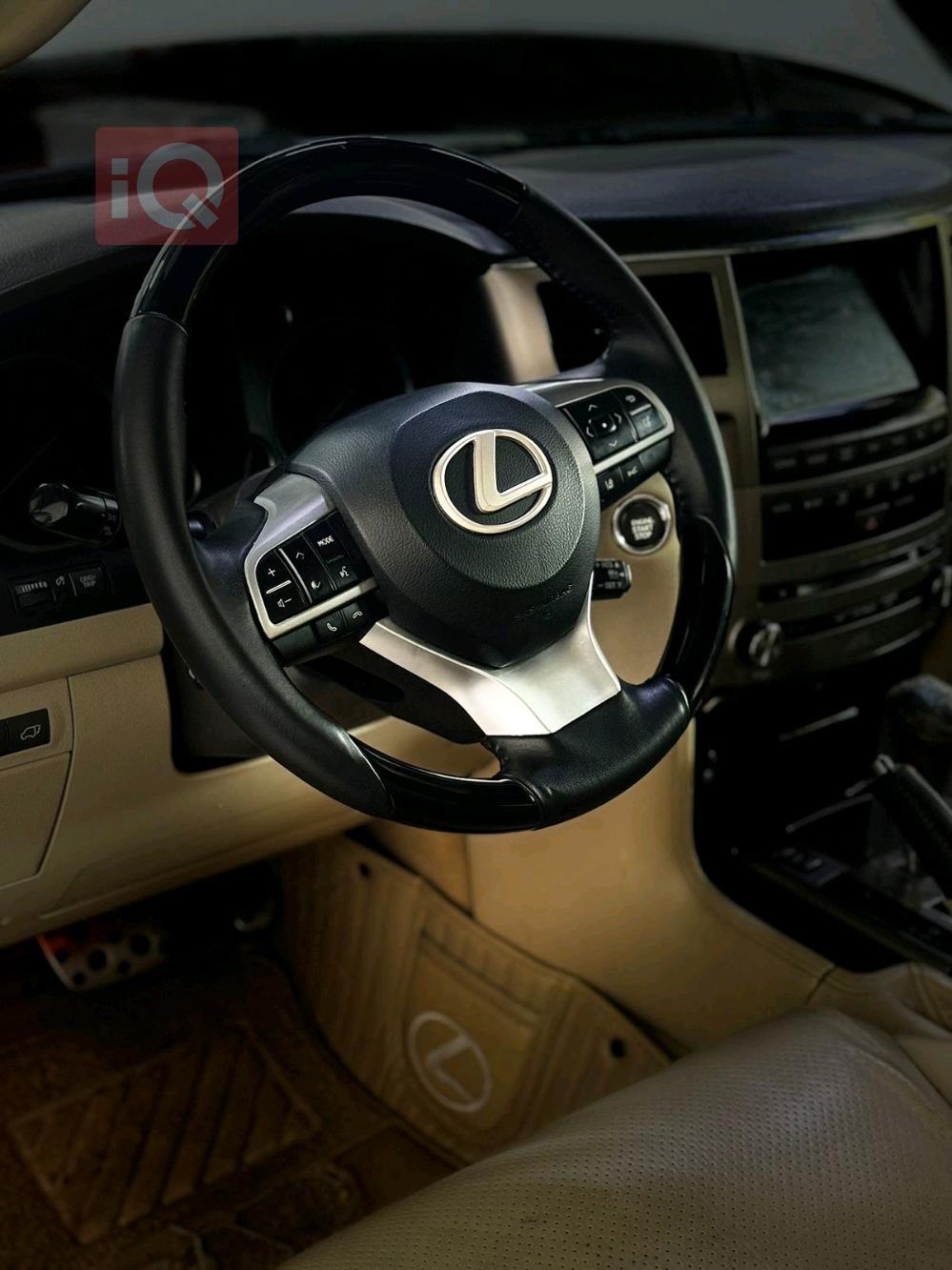 Lexus LX